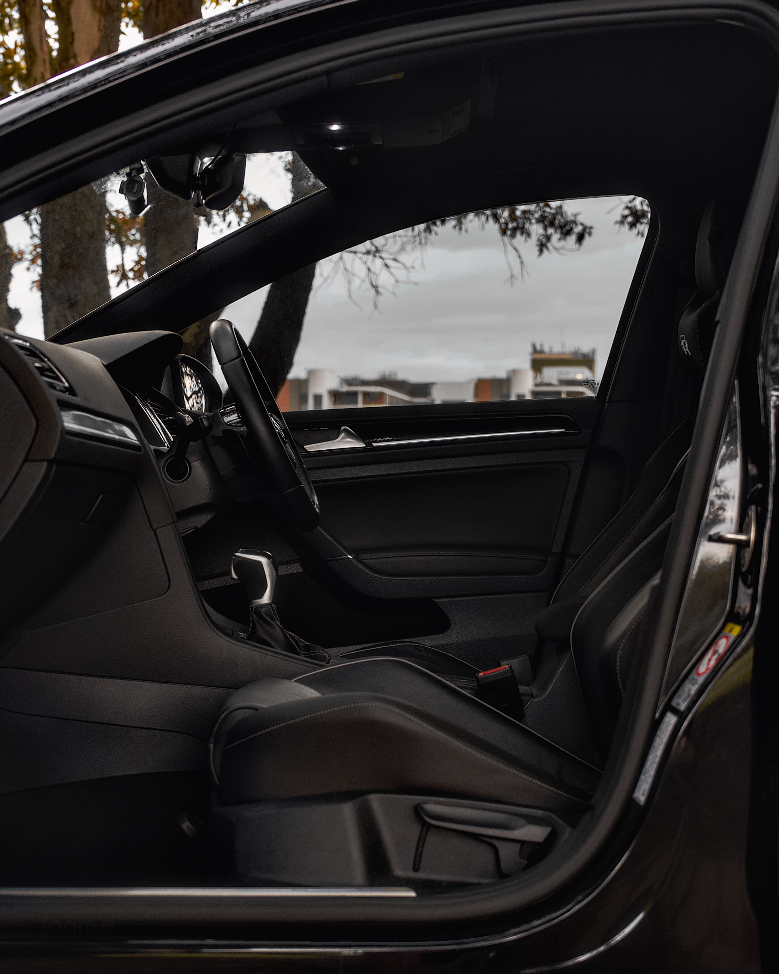 Interior side profile